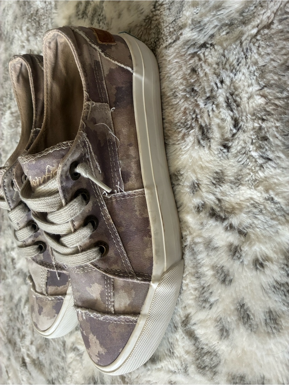 Blowfish Malibu Beige Camo Canvas Sneakers 8